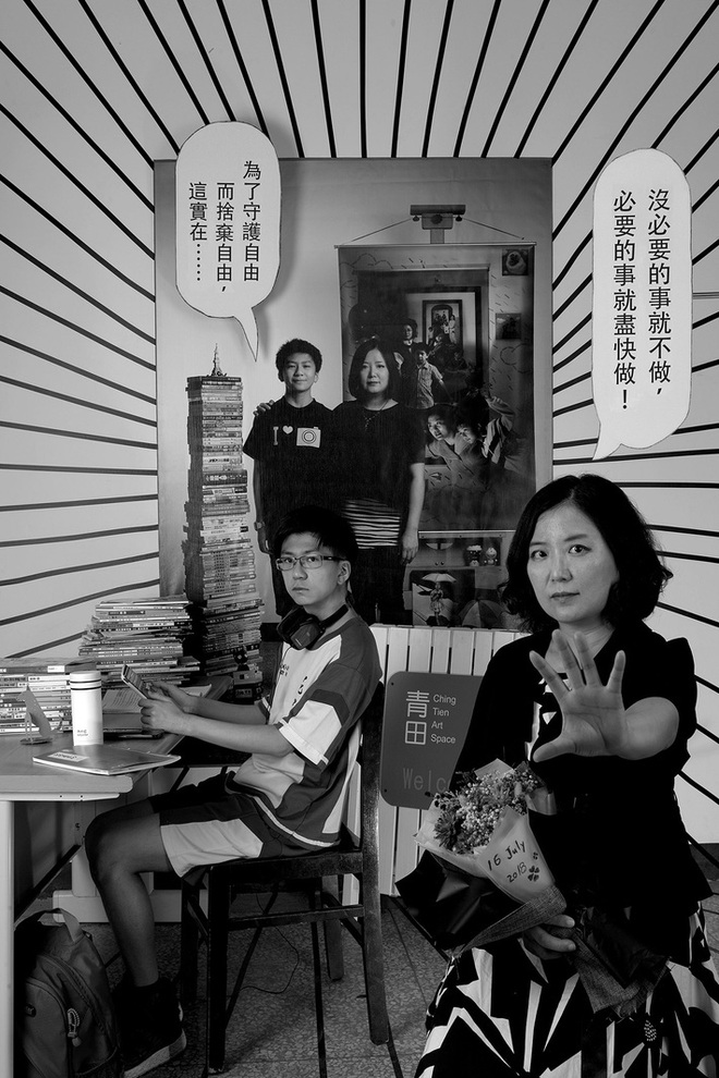 Bộ ảnh lồng ghép ấn tượng của bà mẹ đơn thân Đài Loan: Dành 17 năm ghi lại hành trình trưởng thành cùng con trai động lòng người - Ảnh 12.