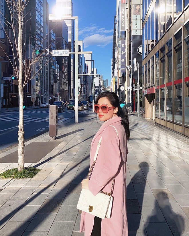 Chưa cần l&ecirc;n xe hoa với chồng CEO, Phương Anh đ&atilde; l&agrave; đại gia của ch&iacute;nh m&igrave;nh với BST Chanel, Dior... nhiều kh&ocirc;ng kể xiết - Ảnh 14.