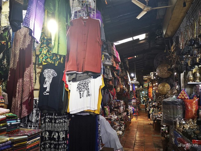 Kẹt ở Campuchia v&igrave; dịch, c&ocirc; g&aacute;i trẻ m&ecirc; lu&ocirc;n thi&ecirc;n đường secondhand nước bạn, ng&agrave;y n&agrave;o cũng l&ecirc; la 3 khu chợ cho thỏa đam m&ecirc; - Ảnh 6.