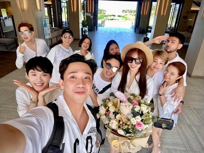 Trấn Th&agrave;nh tiết lộ m&oacute;n qu&agrave; sinh nhật khiến Hari Won cười tươi r&oacute;i k&egrave;m lời hứa đặc biệt: Đ&uacute;ng l&agrave; c&ocirc; vợ được cưng nhất Vbiz rồi! - Ảnh 4.
