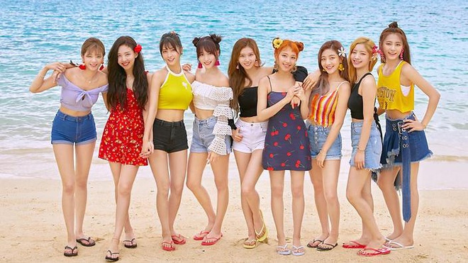 Top girlgroup có vũ đạo đồng đều nhất: BLACKPINK, TWICE xếp hạng lẹt đẹt, GFRIEND được đánh giá cao nhưng IZ*ONE mới là trùm cuối - Ảnh 1.