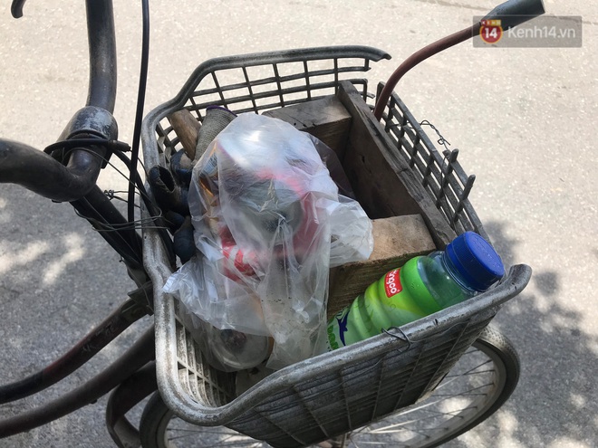 Dân nghèo ở Hà Nội gồng mình mưu sinh dưới nắng nóng đỉnh điểm: “Đội nắng nhặt 100 vỏ lon nhôm, bán được 15 nghìn đồng nhưng vẫn phải cố” - Ảnh 7. Dân nghèo ở Hà Nội gồng mình mưu sinh dưới nắng nóng đỉnh điểm: “Đội nắng nhặt 100 vỏ lon nhôm, bán được 15 nghìn đồng nhưng vẫn phải cố” - Ảnh 7.