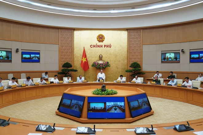 Thủ tướng: Tuyệt đối kh&ocirc;ng để l&agrave;n s&oacute;ng thứ 2 của COVID-19 ở Việt Nam - Ảnh 2.