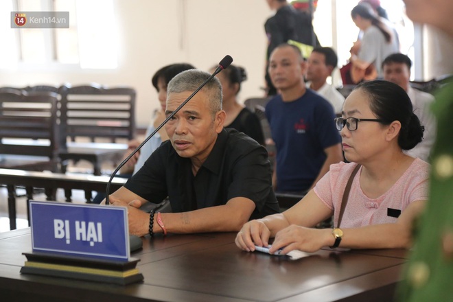 Vụ giết người, đổ bê tông: Các bị cáo nói lời xin lỗi, mẹ của nữ chủ mưu bật khóc mong giảm hình phạt cho con gái mình - Ảnh 7. Vụ giết người, đổ bê tông: Các bị cáo nói lời xin lỗi, mẹ của nữ chủ mưu bật khóc mong giảm hình phạt cho con gái mình - Ảnh 7.