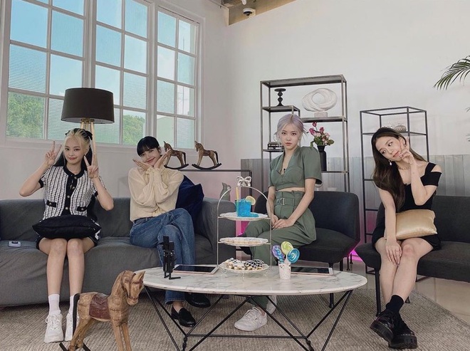 BLACKPINK h&eacute; lộ to&agrave;n bộ h&igrave;nh ảnh hậu trường cực sốc, loạt outfit chưa từng c&ocirc;ng bố v&agrave; vũ đạo nguy hiểm g&acirc;y cho&aacute;ng to&agrave;n tập trong showcase countdown - Ảnh 2.
