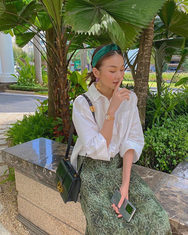 C&agrave;ng lớn tuổi, c&aacute;c mỹ nh&acirc;n 8x sau của Vbiz ng&agrave;y một trẻ trung s&agrave;nh điệu l&agrave; v&igrave; họ cực ưu &aacute;i 5 m&oacute;n thời trang  - Ảnh 21.
