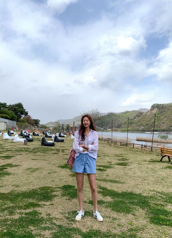 Hot bậc nhất hè này là quần shorts ống rộng và đây là 4 cách diện vừa sành điệu vừa hack dáng hết cỡ - Ảnh 3.