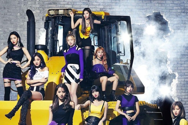 Những teaser MV &ldquo;lừa t&igrave;nh&rdquo; nhất quả đất: Tưởng TWICE h&oacute;a girlcrush ai d&egrave; vẫn theo concept dễ thương, EXO rải hint &ldquo;hack n&atilde;o&rdquo; nhưng MV to&agrave;n&hellip; vũ đạo - Ảnh 3.