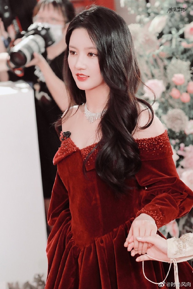 Thảm đỏ Sáng Tạo Doanh: Triệu Việt đẹp tựa công chúa, Lưu Tá Ninh khoe visual xuất sắc nhưng đỉnh nhất phải là Lưu Mộng - Ảnh 15.