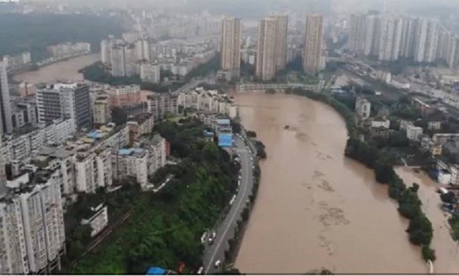 Trung Quốc: Lũ lụt lan rộng 26 tỉnh, đập Tam Hiệp gặp thử thách lớn nhất 17 năm - Ảnh 3.