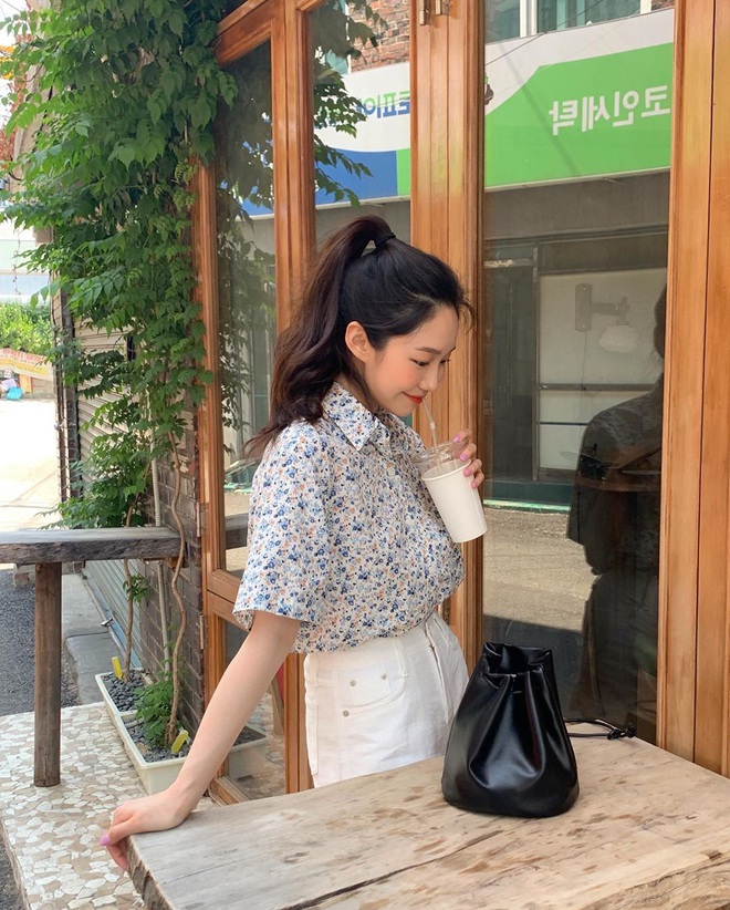 Style H&egrave; của bạn sẽ thật nh&agrave;m ch&aacute;n nếu c&ograve;n chưa sắm ngay 1 em &aacute;o họa tiết như sao Việt - Ảnh 7.