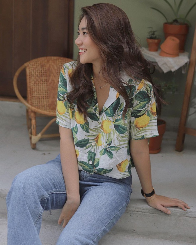 Style H&egrave; của bạn sẽ thật nh&agrave;m ch&aacute;n nếu c&ograve;n chưa sắm ngay 1 em &aacute;o họa tiết như sao Việt - Ảnh 8.