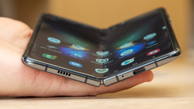 Samsung Galaxy Fold Lite - smartphone màn hình gập giá rẻ của Samsung sẽ ra mắt sớm hơn dự tính? - Ảnh 1.