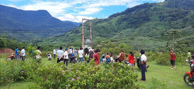 Trèo lên trạm biến áp lấy tổ chim, một học sinh bị điện giật tử vong - Ảnh 1.