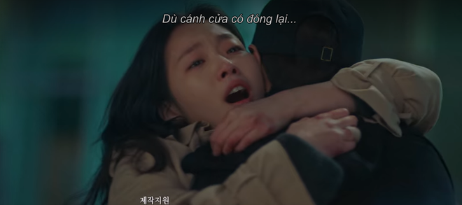Vừa ngập trong bể tình với Tae Eul hậu xuyên không, Lee Gon đã lại điên cuồng tìm người yêu ở preview tập 15 Quân Vương Bất Diệt - Ảnh 8.