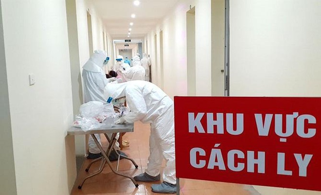 Bệnh nh&acirc;n mắc COVID-19 số 329 l&agrave; du học sinh từ Anh trở về, được c&aacute;ch ly ngay khi nhập cảnh - Ảnh 1.