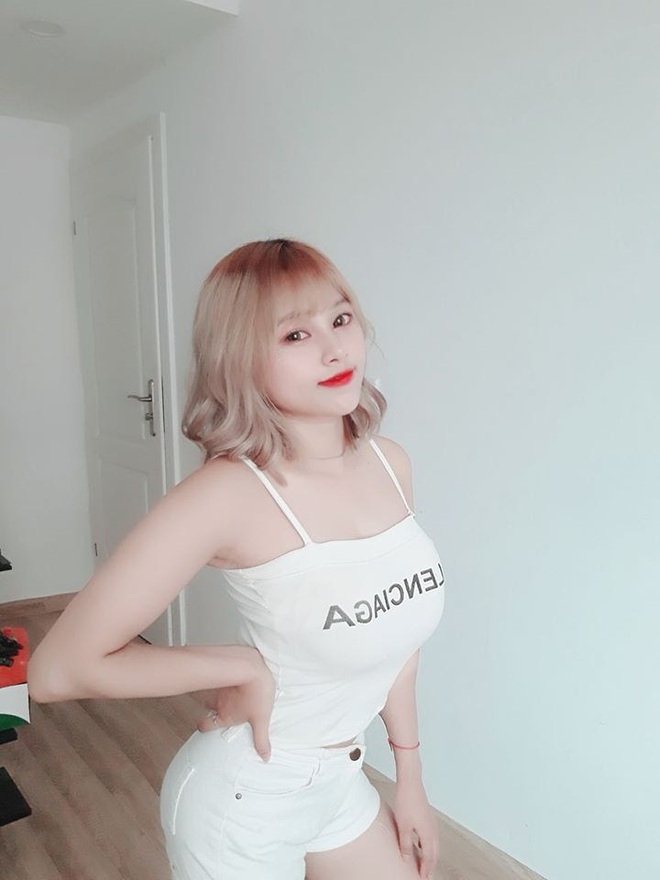 Loạt nữ streamer thế hệ mới, chưa nổi như MisThy hay Ohsusu nhưng nhan sắc và body thì rất gì và này nọ! - Ảnh 7.