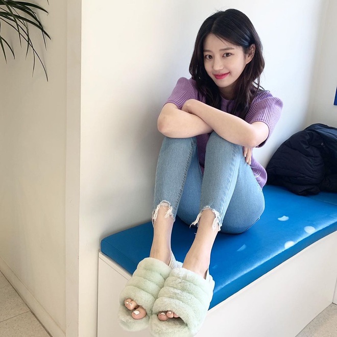 Nhiều n&agrave;ng thường gặp phải chứng ph&ugrave; nề nhưng kh&ocirc;ng biết nguy&ecirc;n nh&acirc;n l&agrave; do đ&acirc;u? C&oacute; 5 loại thực phẩm sẽ gi&uacute;p bạn cải thiện t&igrave;nh trạng n&agrave;y - Ảnh 2.