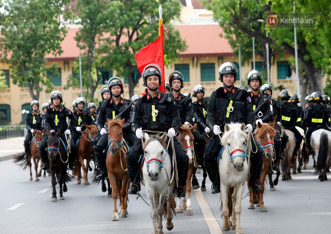 Chùm ảnh: Đội Kỵ binh Cảnh sát cơ động diễu hành trên Quảng trường Ba Đình - Ảnh 10.