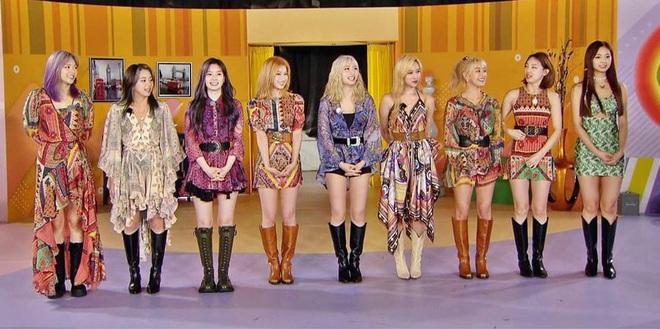 D&agrave;n mỹ nh&acirc;n Twice c&acirc;n hết mọi trang phục b&igrave;nh d&acirc;n kh&oacute; cảm, h&oacute;a ra c&ocirc;ng lao l&agrave; nhờ stylist đ&atilde; biến tấu qu&aacute; t&agrave;i t&igrave;nh - Ảnh 2.