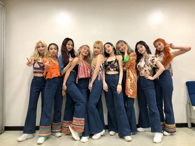 D&agrave;n mỹ nh&acirc;n Twice c&acirc;n hết mọi trang phục b&igrave;nh d&acirc;n kh&oacute; cảm, h&oacute;a ra c&ocirc;ng lao l&agrave; nhờ stylist đ&atilde; biến tấu qu&aacute; t&agrave;i t&igrave;nh - Ảnh 3.