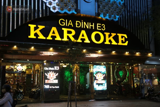 Sau lệnh của Thủ tướng nhiều qu&aacute;n karaoke ở H&agrave; Nội v&agrave; S&agrave;i G&ograve;n nhộn nhịp mở cửa trở lại, nhiều qu&aacute;n vẫn đ&oacute;ng cửa im l&igrave;m - Ảnh 6.