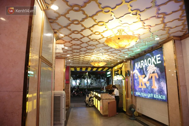 Sau lệnh của Thủ tướng nhiều qu&aacute;n karaoke ở H&agrave; Nội v&agrave; S&agrave;i G&ograve;n nhộn nhịp mở cửa trở lại, nhiều qu&aacute;n vẫn đ&oacute;ng cửa im l&igrave;m - Ảnh 12.