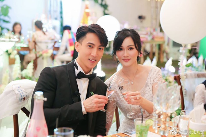 Đ&aacute;m cưới Cbiz hot nhất h&ocirc;m nay: Sau 16 năm, Ng&ocirc; T&ocirc;n rơi nước mắt trong h&ocirc;n lễ cổ t&iacute;ch c&ugrave;ng kh&aacute;ch mời đặc biệt - Ảnh 8.
