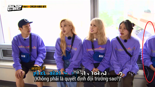 Song Ji Hyo lại bị Running Man đối xử bất c&ocirc;ng, cho l&ecirc;n s&oacute;ng mỗi... c&aacute;i tay &aacute;o? - Ảnh 5.