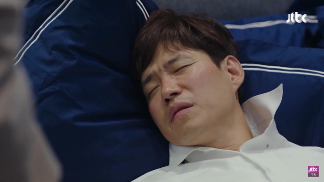 Đỏ mặt vì cảnh nhạy cảm 19+ của Hội Bạn Cực Phẩm tập 2: Bà đại Song Yoon Ah trần như nhộng trên giường trai trẻ Lee Tae Hwan - Ảnh 5.