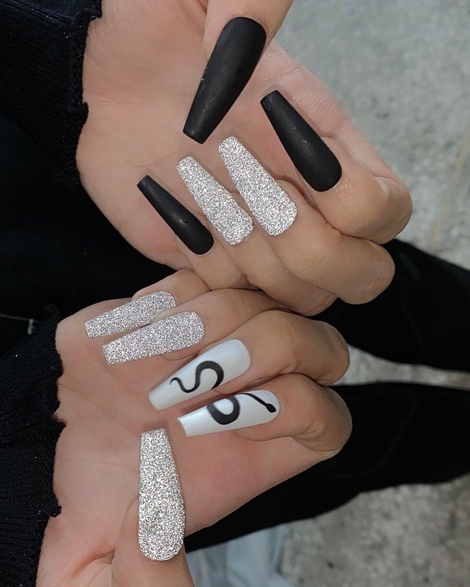 Gợi ý các nàng mẫu nail màu đen đẹp, cực huyền bí và quyến rũ – vivianbeauty