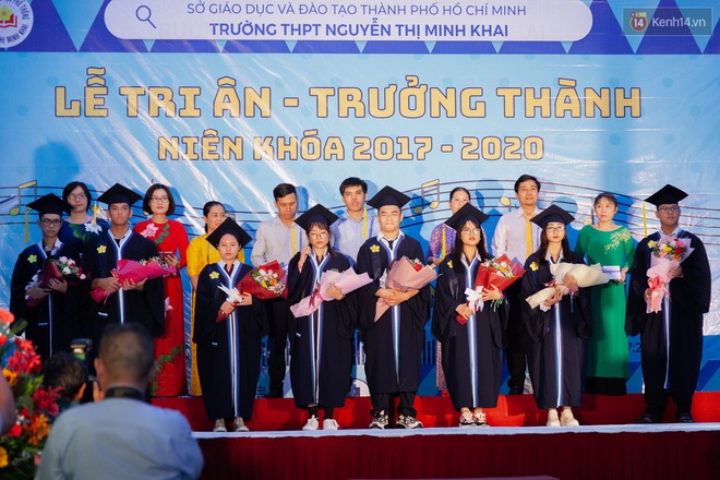 Đêm tri ân của học sinh Minh Khai làm cha mẹ nghẹn ngào: Hạnh phúc là nhìn thấy con trưởng thành! - Ảnh 3.