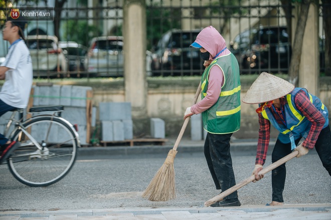 Chùm ảnh: Lát đá bền vĩnh cửu toàn bộ vỉa hè hồ Gươm - Ảnh 10.