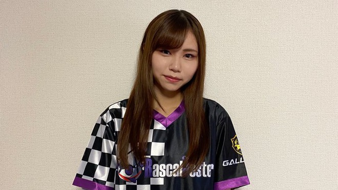 LMHT chuyên nghiệp Nhật Bản phát sốt với sự xuất hiện của nữ game thủ xinh đẹp chỉ mới 17 tuổi - Ảnh 2.