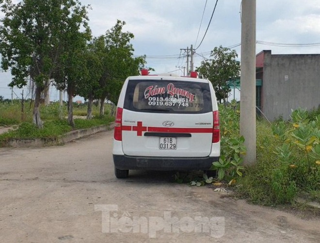 Người đàn ông nghi bị điện giật chết trong căn nhà ở Bình Dương - Ảnh 2.