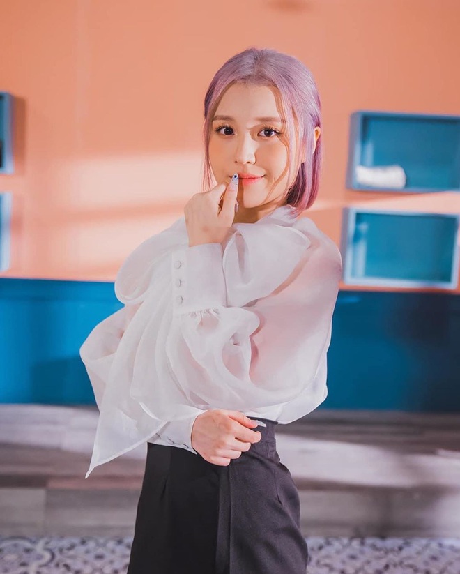Jessica ch&iacute;nh l&agrave; nữ ch&uacute;a của &aacute;o blouse b&aacute;nh b&egrave;o: Diện vừa xinh vừa sang nh&igrave;n thấy m&ecirc;  - Ảnh 15.