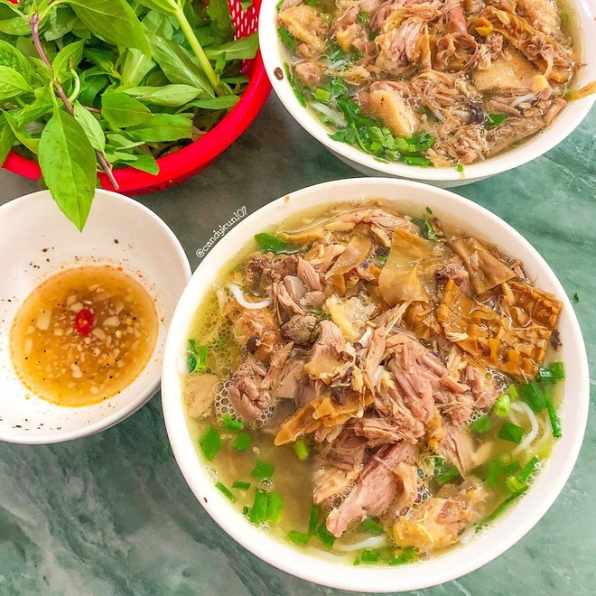 3 hàng “bún chửi” đình đám nhất Việt Nam: Lúc nào cũng đông nghẹt khách tìm đến vì tò mò, đồ ăn thuộc dạng ngon nức tiếng - Ảnh 6.