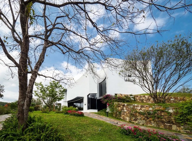 Th&ecirc;m một g&oacute;c sống ảo đẹp đến v&ocirc; thực ở Huế, cư d&acirc;n mạng check-in rần rần nổi khắp Instagram! - Ảnh 2.