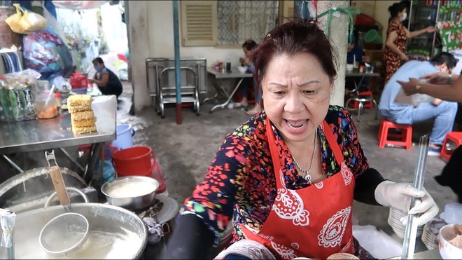 3 hàng “bún chửi” đình đám nhất Việt Nam: Lúc nào cũng đông nghẹt khách tìm đến vì tò mò, đồ ăn thuộc dạng ngon nức tiếng - Ảnh 11.