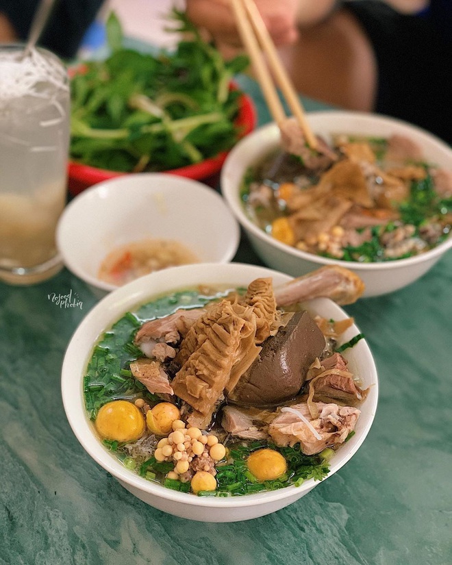 3 hàng “bún chửi” đình đám nhất Việt Nam: Lúc nào cũng đông nghẹt khách tìm đến vì tò mò, đồ ăn thuộc dạng ngon nức tiếng - Ảnh 6.