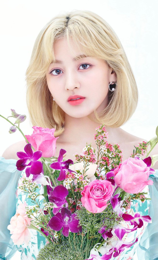 Twice chuyển sang style makeup kiểu Nhật: Nữ thần Tzuyu vẫn xinh nhưng hơi &ldquo;thường&rdquo;, mờ nhạt hơn cả d&agrave;n mỹ nh&acirc;n kh&aacute;c - Ảnh 11.