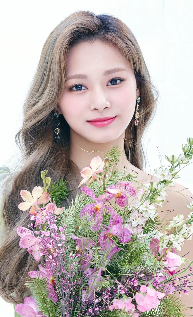 Twice chuyển sang style makeup kiểu Nhật: Nữ thần Tzuyu vẫn xinh nhưng hơi &ldquo;thường&rdquo;, mờ nhạt hơn cả d&agrave;n mỹ nh&acirc;n kh&aacute;c - Ảnh 3.