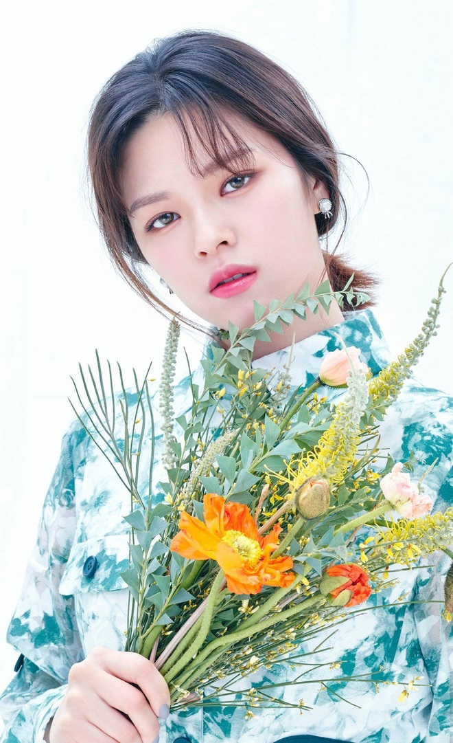 Twice chuyển sang style makeup kiểu Nhật: Nữ thần Tzuyu vẫn xinh nhưng hơi &ldquo;thường&rdquo;, mờ nhạt hơn cả d&agrave;n mỹ nh&acirc;n kh&aacute;c - Ảnh 9.