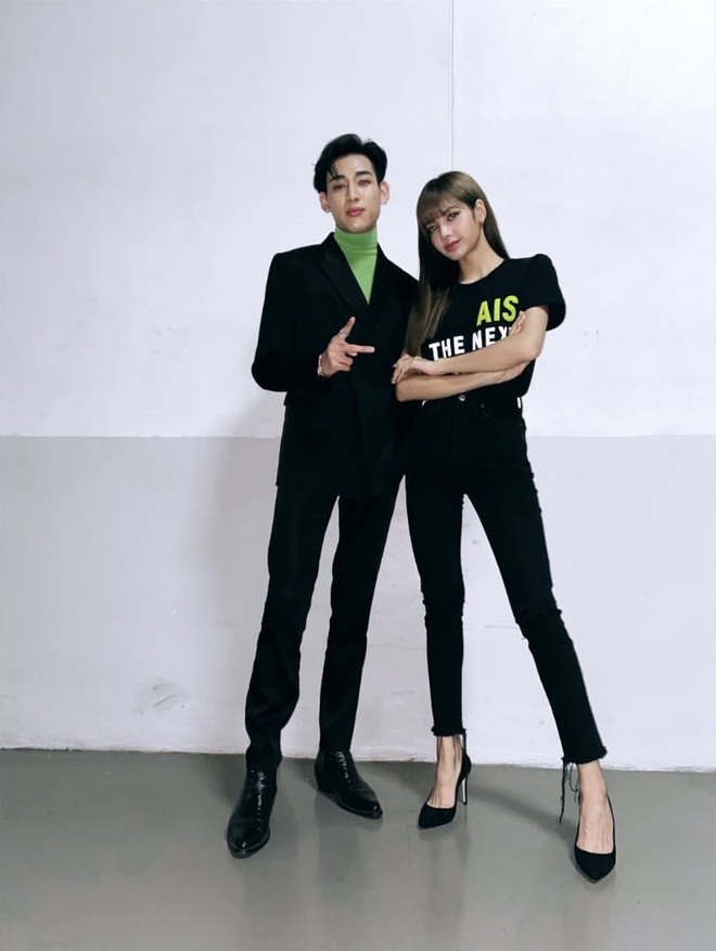 Màn dậy thì thành công của cặp bạn thân idol Thái hot nhất Kpop: Lisa lột xác, Bambam không cần gọi cô bạn là chị nữa rồi - Ảnh 7.