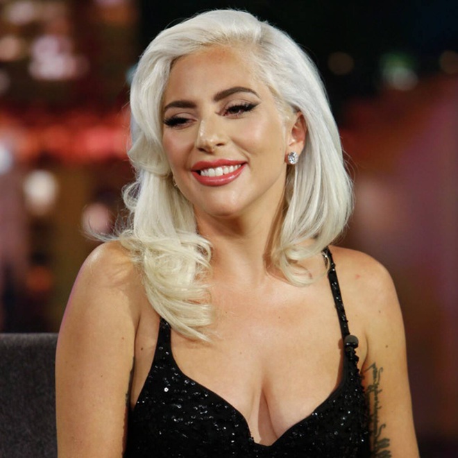 Từng bị bạn học lập hẳn group để n&oacute;i xấu v&agrave; tẩy chay, ai ngờ Lady Gaga lại trở th&agrave;nh nữ nghệ sĩ đầu ti&ecirc;n gi&agrave;nh giải Oscar, Grammy c&ugrave;ng loạt cup danh gi&aacute; - Ảnh 6.