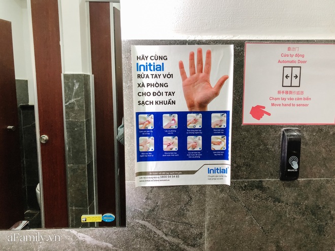 Mục sở thị nh&agrave; vệ sinh 5 sao đang hot nhất Hội An: Ra v&ocirc; bằng cửa tự động cảm biến, điều h&ograve;a m&aacute;t lạnh v&agrave; h&agrave;ng ghế chờ như c&ocirc;ng vi&ecirc;n liệu c&oacute; đ&aacute;ng gi&aacute; 10k/lượt? - Ảnh 7.