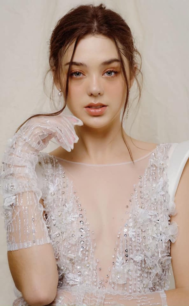 Dân tình tò mò gái xinh thân mật bên thủ môn Bùi Tiến Dũng, đã tìm ra profile trong nháy mắt - Ảnh 7.