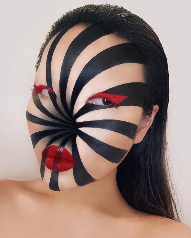 Bỏ nghề gõ đầu trẻ sang làm chuyên gia makeup, cô gái gây sốt MXH với những tác phẩm body-painting cực dị - Ảnh 7.