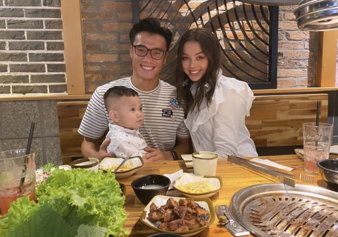 Miệng chối đây đẩy nhưng bạn gái tin đồn của Dũng gôn vẫn ra sân cổ vũ, còn bày tỏ tình cảm rõ mười mươi - Ảnh 3.