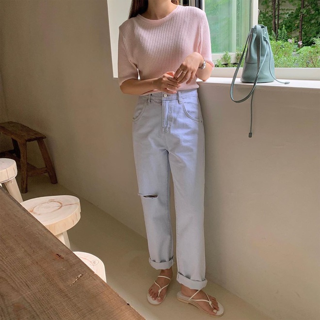 Mê quần jeans nhưng sợ phát ngốt vì nắng hè, chị em cứ nhắm trúng 4 kiểu dáng thoải mái sau mà diện - Ảnh 17.